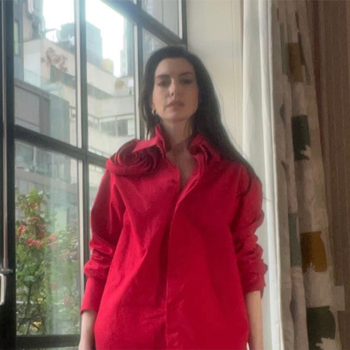 「ボトムレス」トレンドはまだまだ継続中。セレブの最新スタイルをチェック！