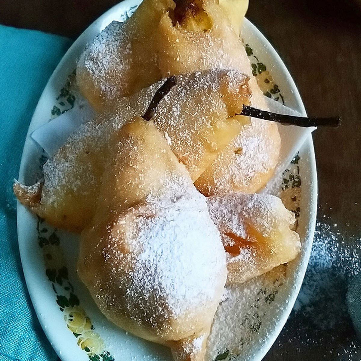 フランスの行事マルディグラに愉しむ揚げ菓子。