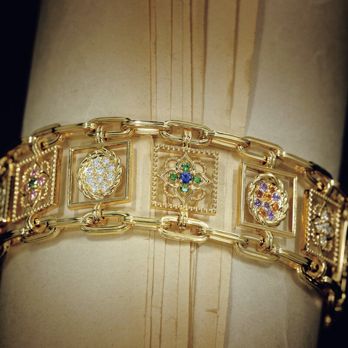 創業1613年、老舗ジュエラーメレリオのモダンな新作は？