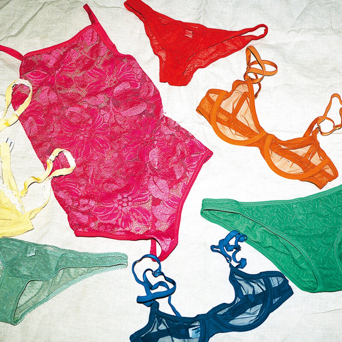 パリジェンヌ愛用のランジェリー、香水、スキンケアのブランドとは？