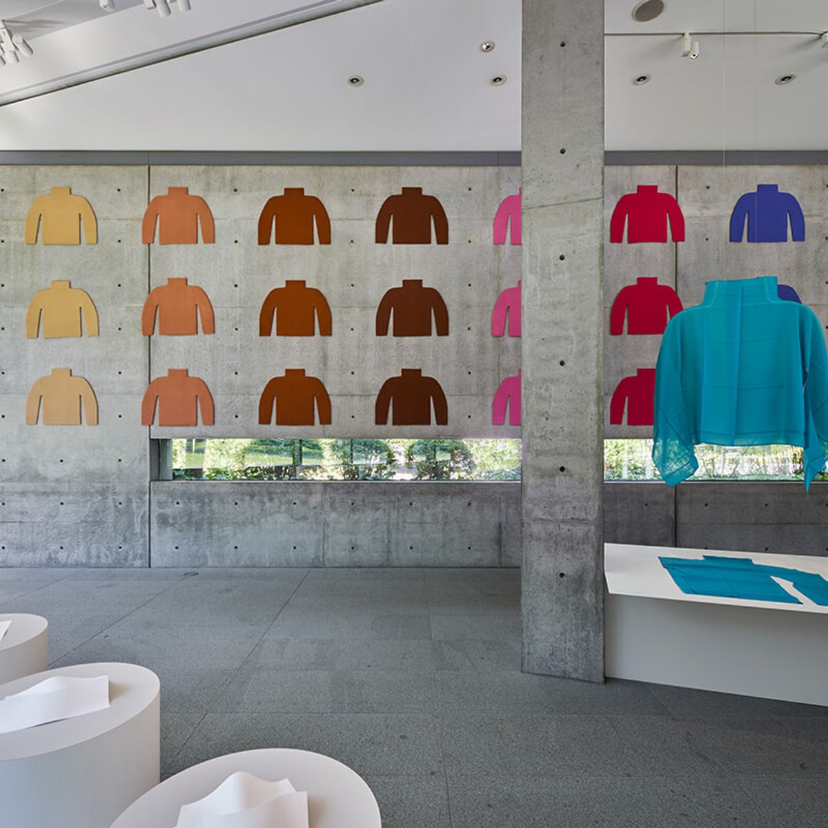240510-me-issey-miyake-1x1-2.jpg