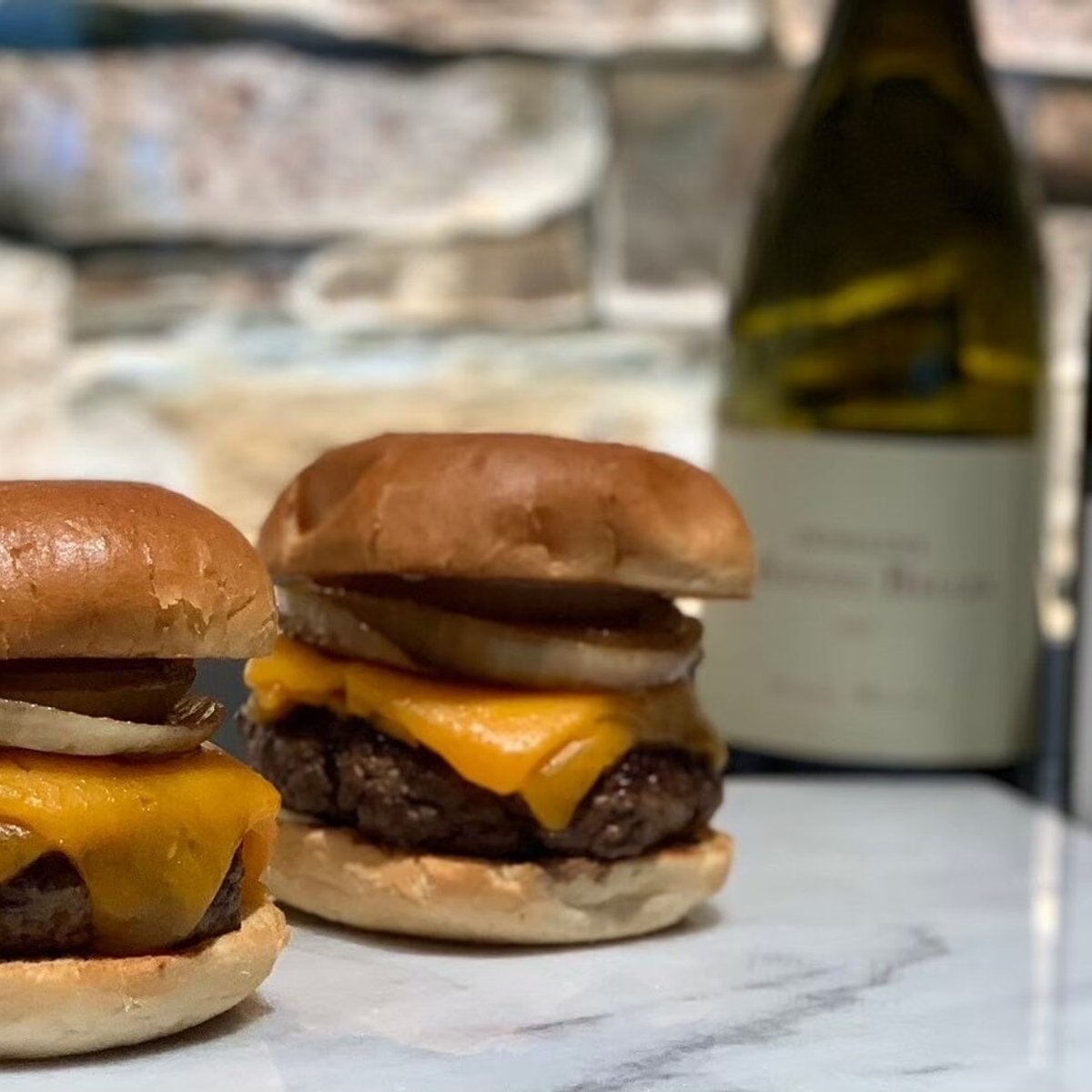 究極の「肉体験」とワインが待つ、ピュアミートショップ カウンターへ！