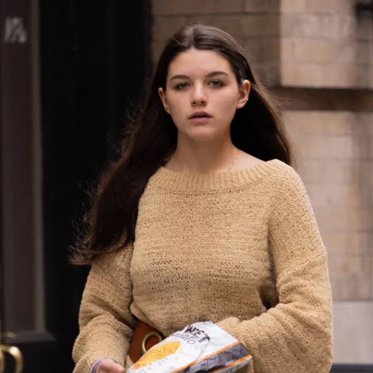 スリ・クルーズが名字を変更！？