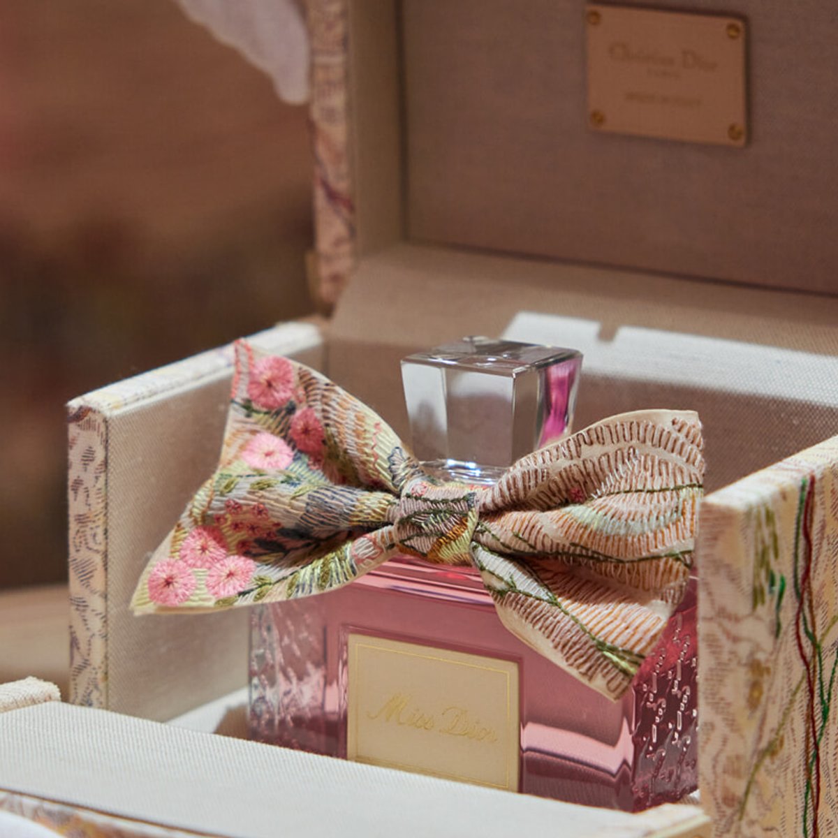 『ミス ディオール展覧会 ある女性の物語』の見どころ紹介！