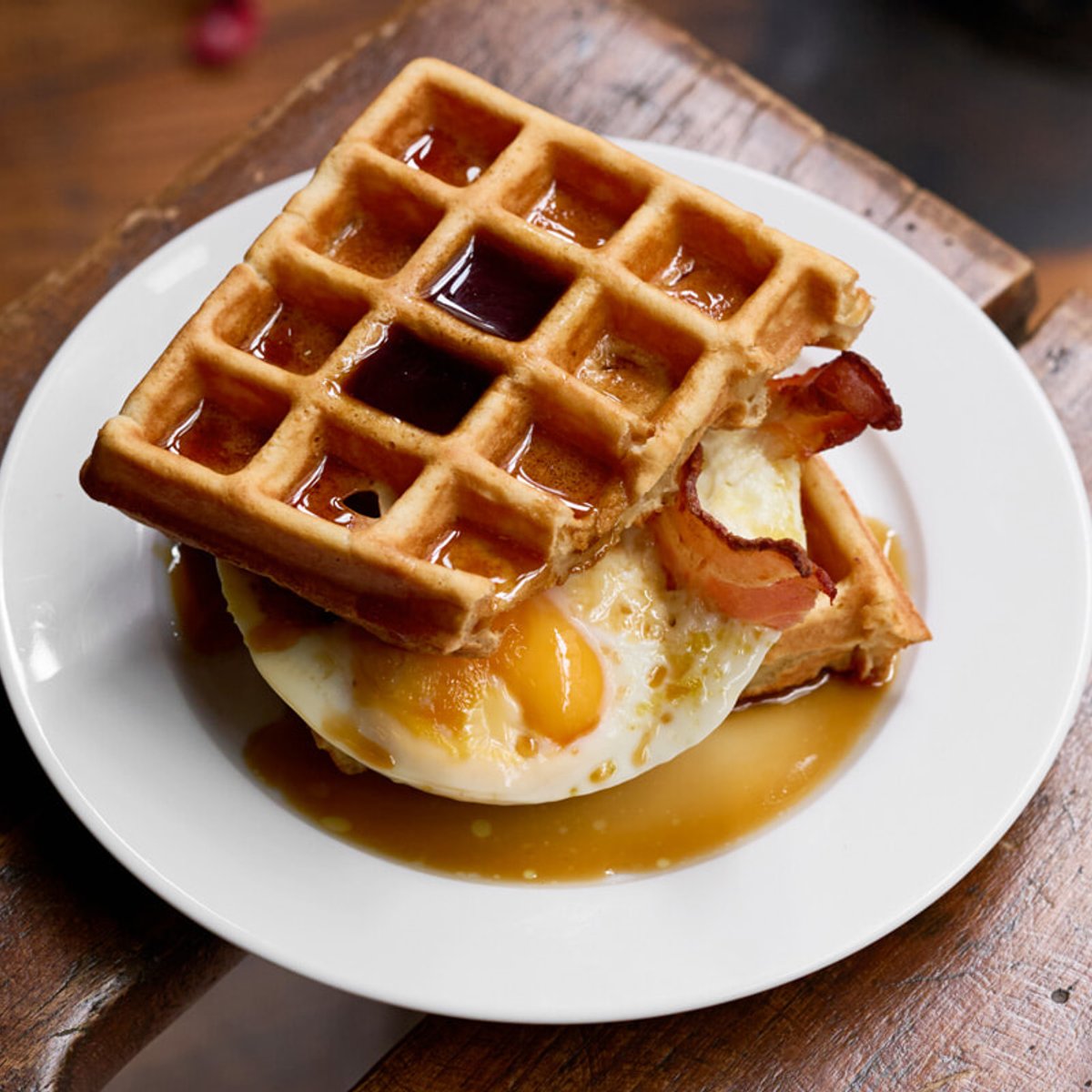 朝から晩までノンストップ。いつでもおいしい、9区のビュヴェット。