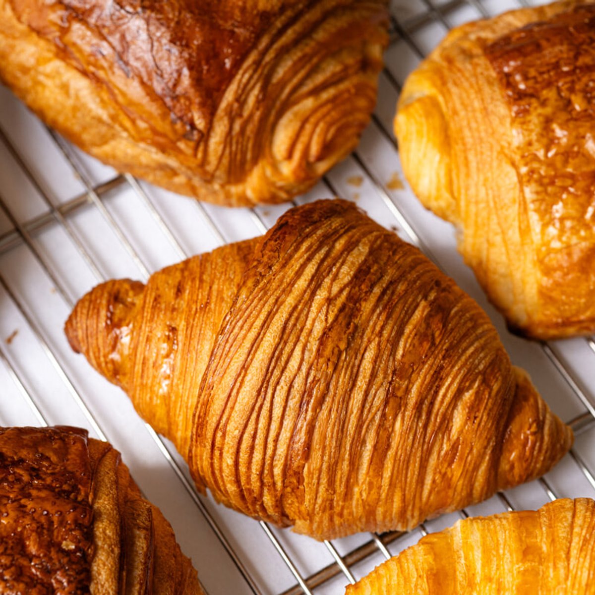 朝食、ランチ、おやつも、人気のパン屋さんのトランシェで。