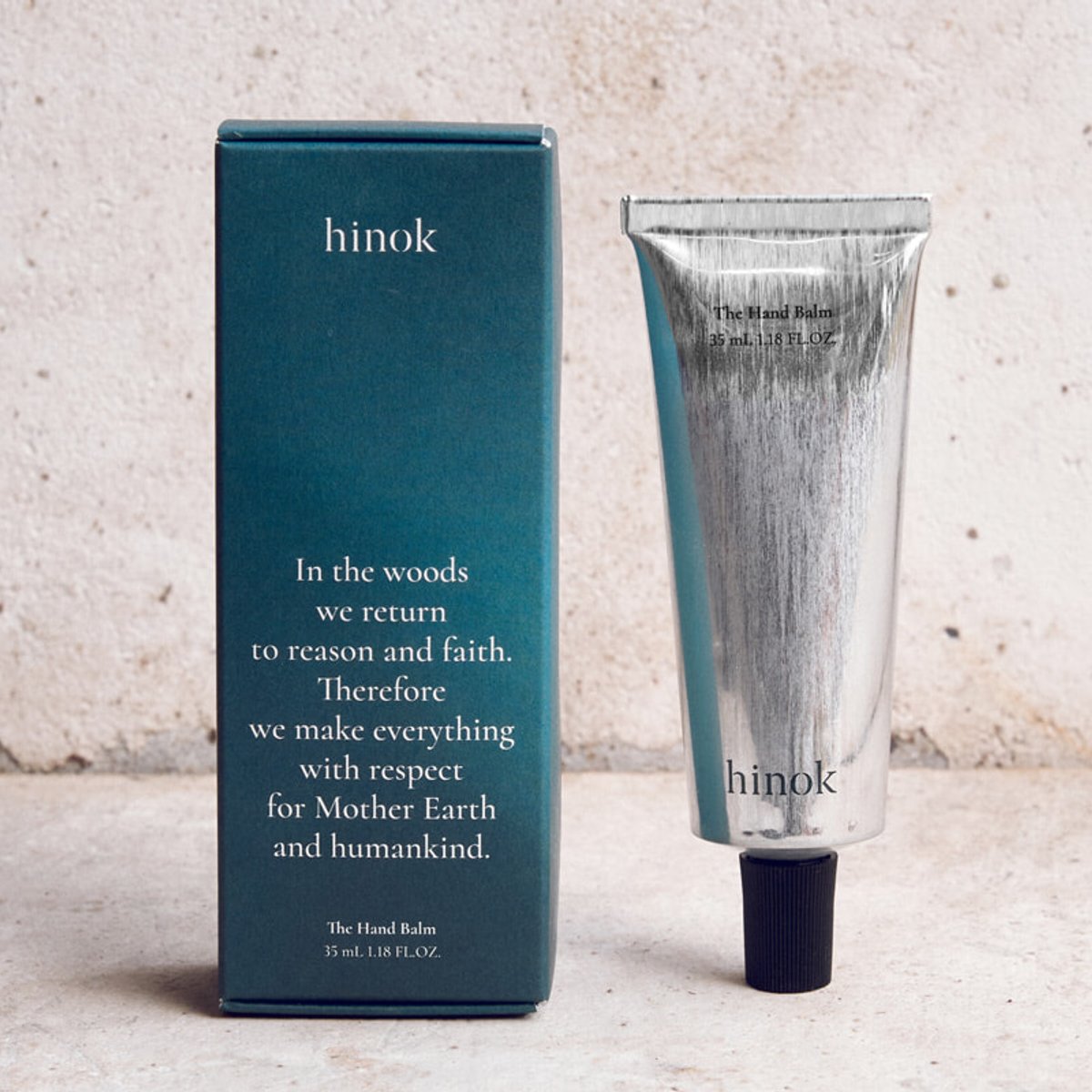 ヒノキの香りで気持ちも肌も癒される、絶品ハンドバーム。