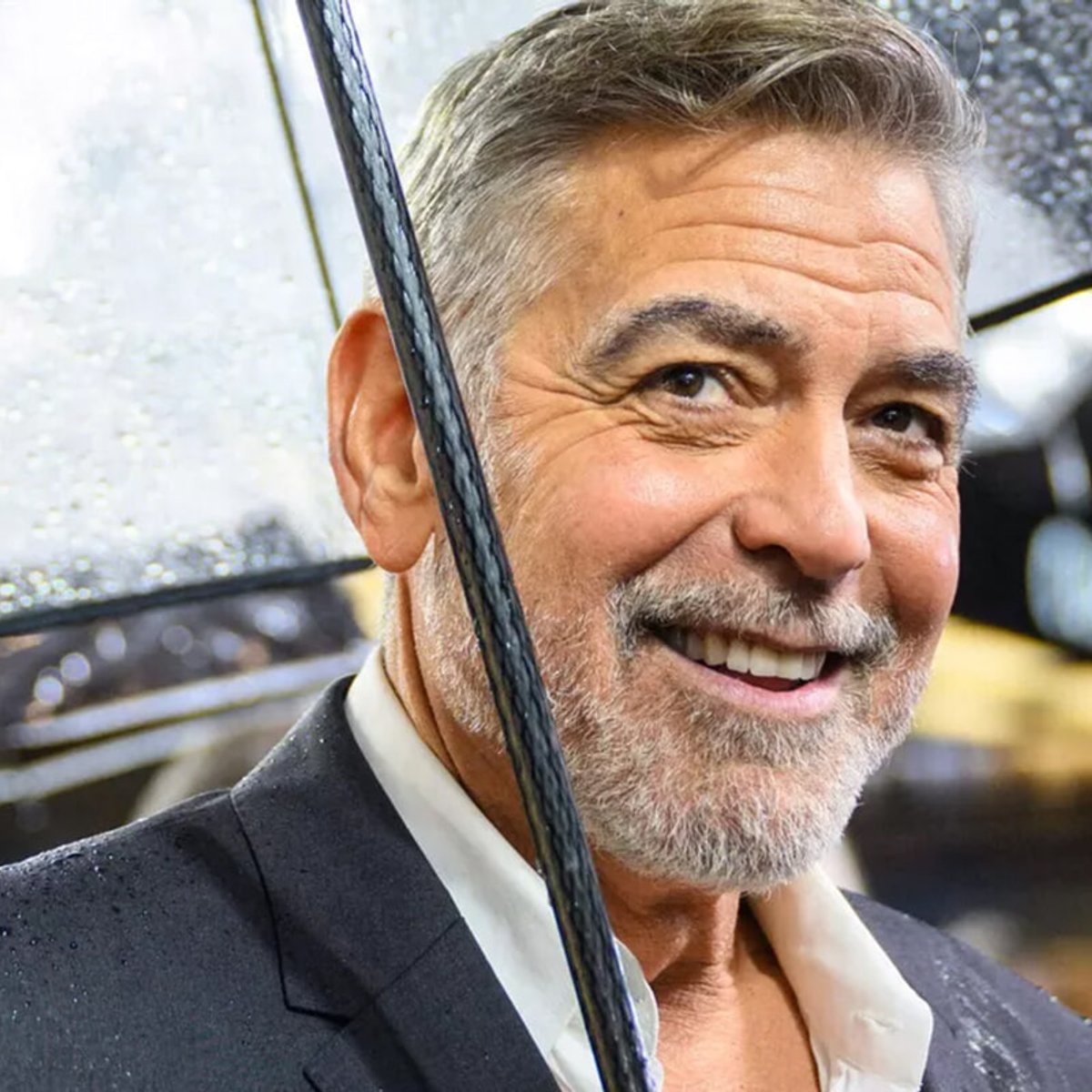 ジョージ・クルーニー、バイデン大統領に大統領選の撤退を促す。