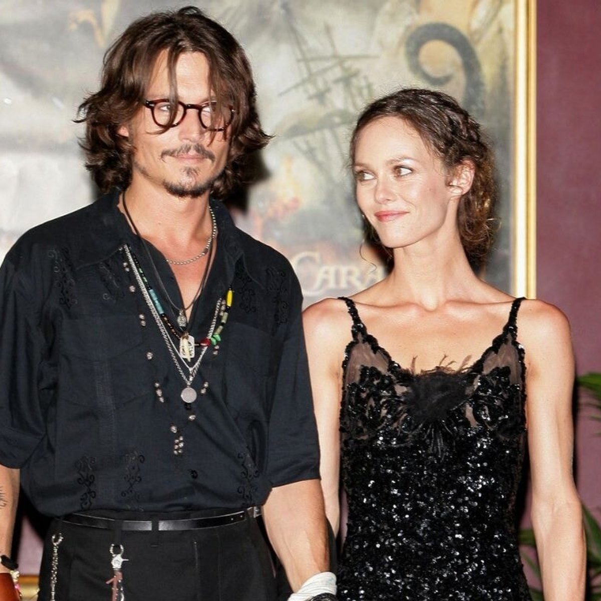 ジョニー・デップ、元妻ヴァネッサ・パラディに捧げた絵画を描く。