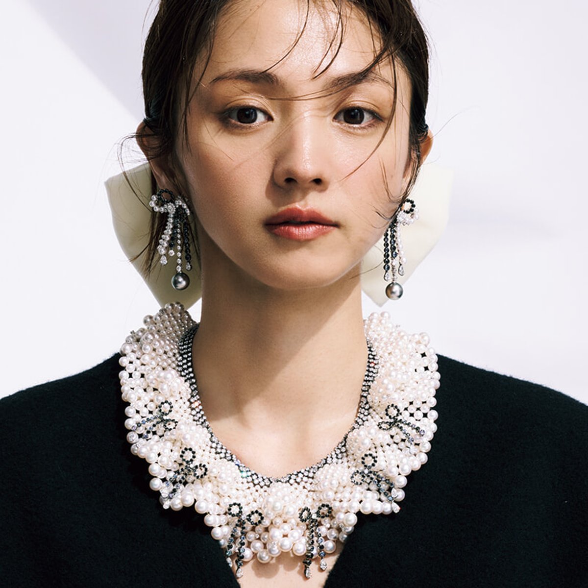 満島ひかりとミキモト、リボンとパールの戯れ。