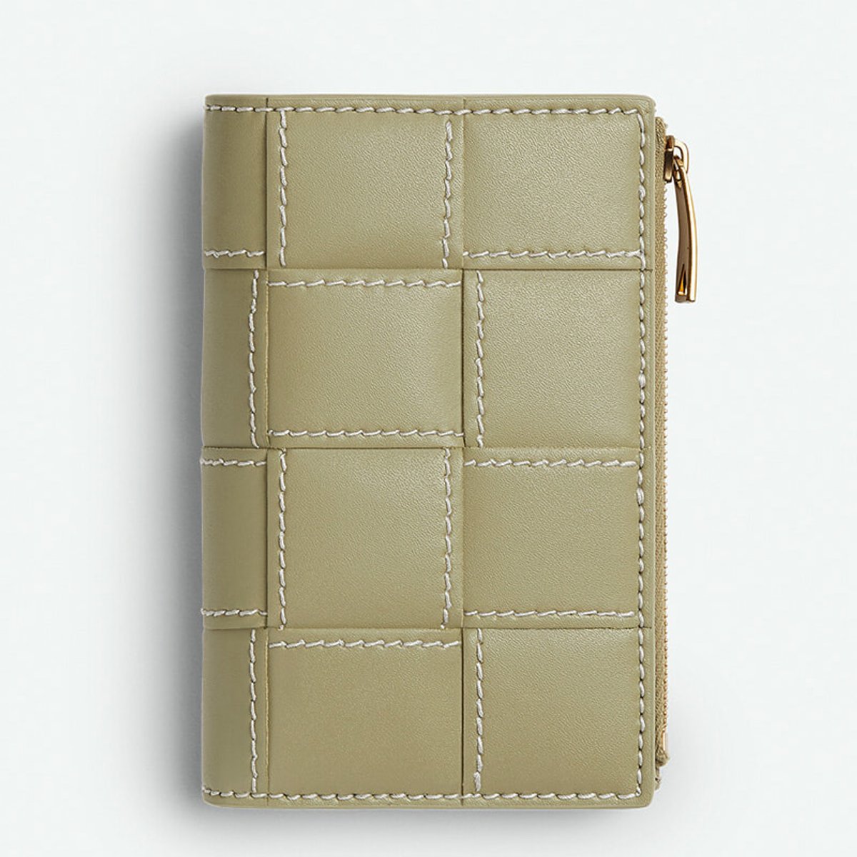 ボッテガ・ヴェネタの日本限定ウォレットで、金運アップを叶える！