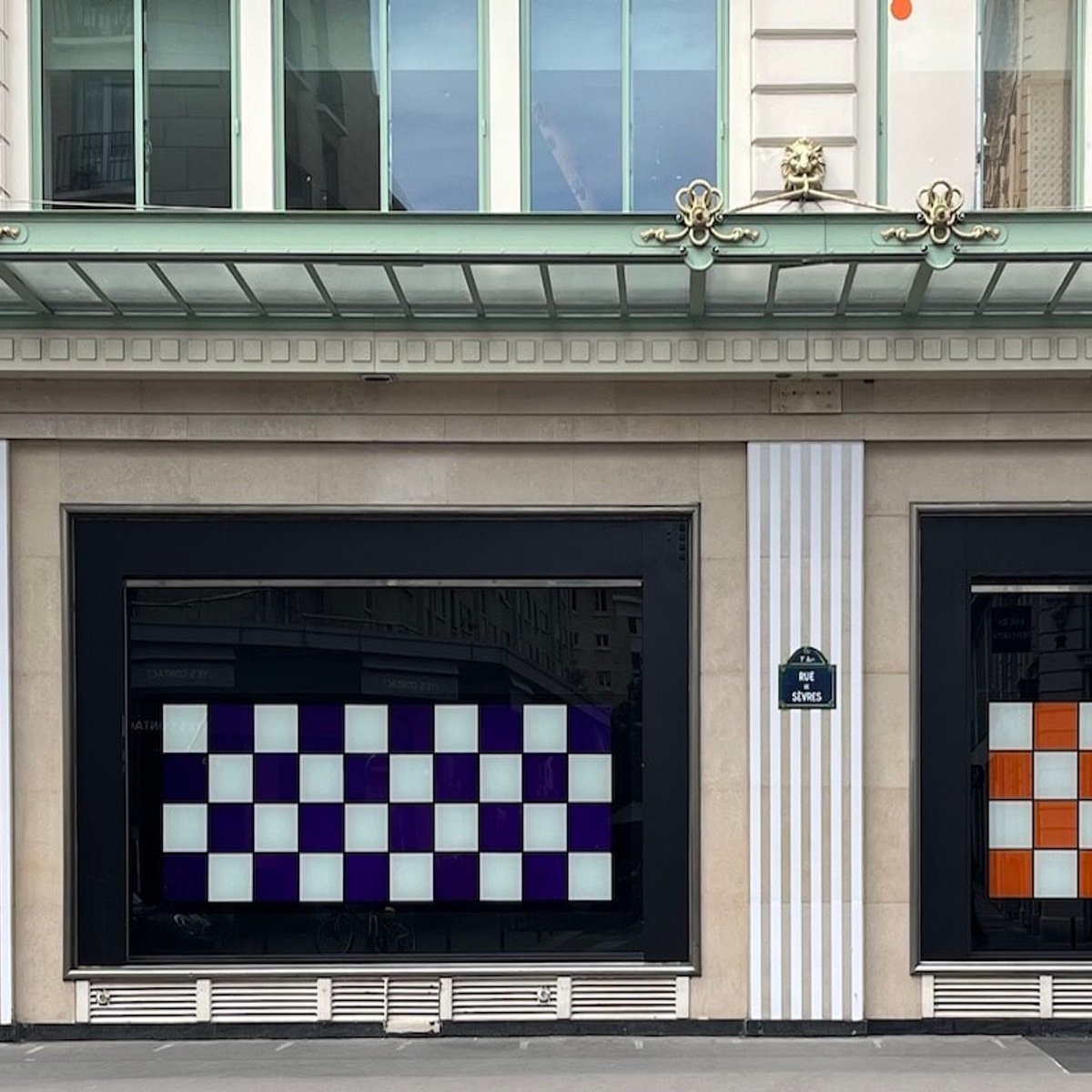 アートを体感する。ボン・マルシェでダニエル・ビュラン第2幕。