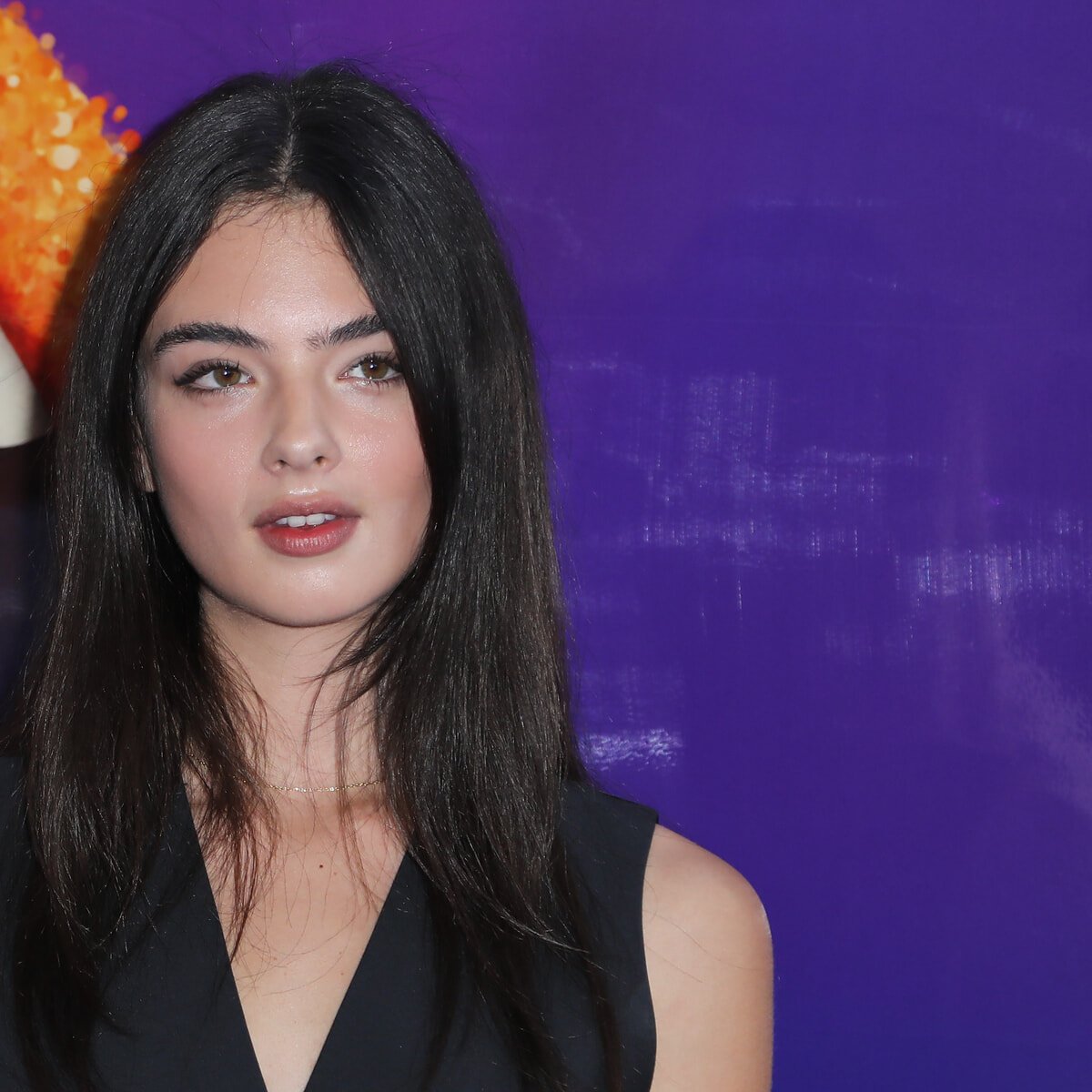 モニカ・ベルッチの19歳の愛娘、ノーメイクのセクシーな水着姿を投稿！