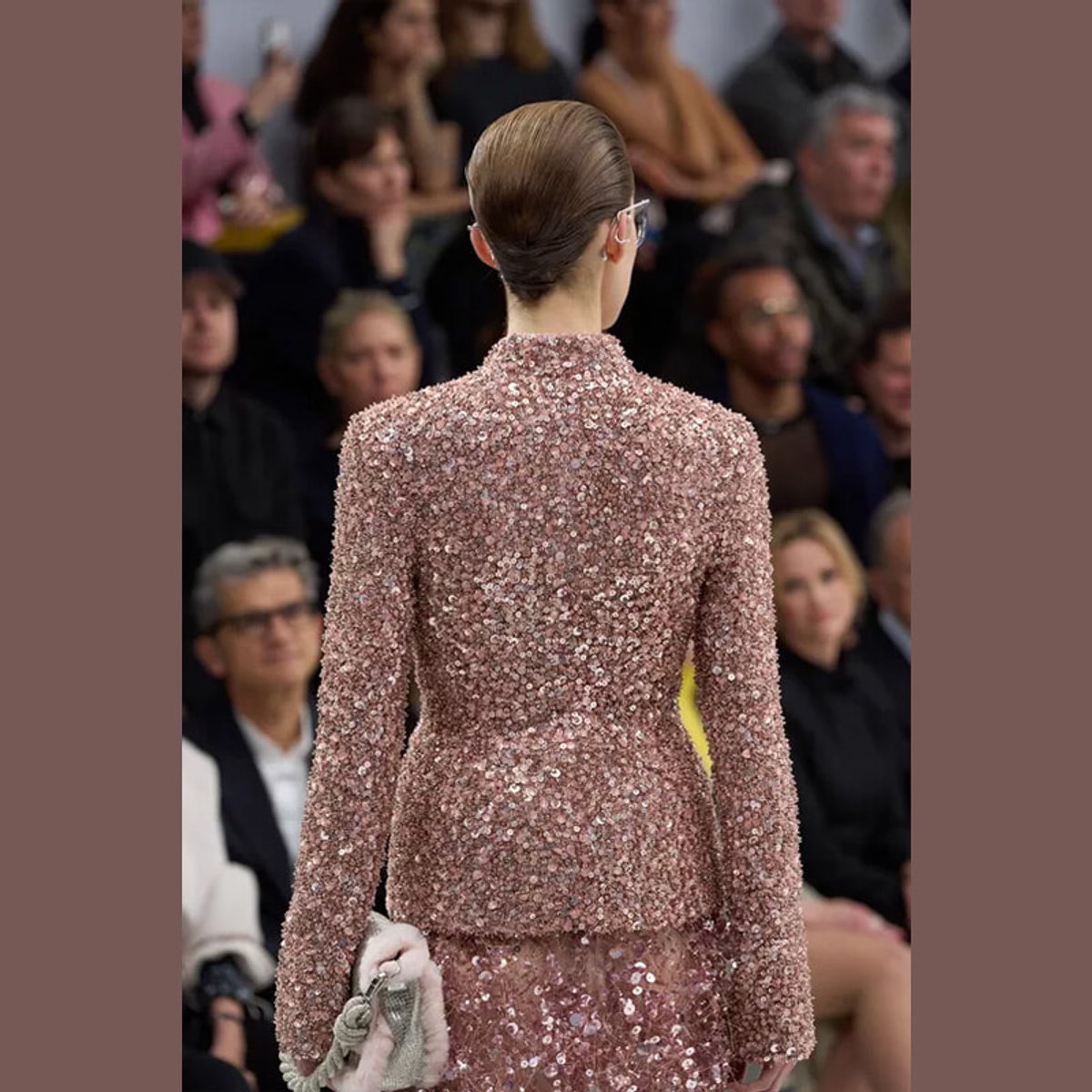 オートクチュールの職人仕事の奥に広がる、神秘的な世界とは？