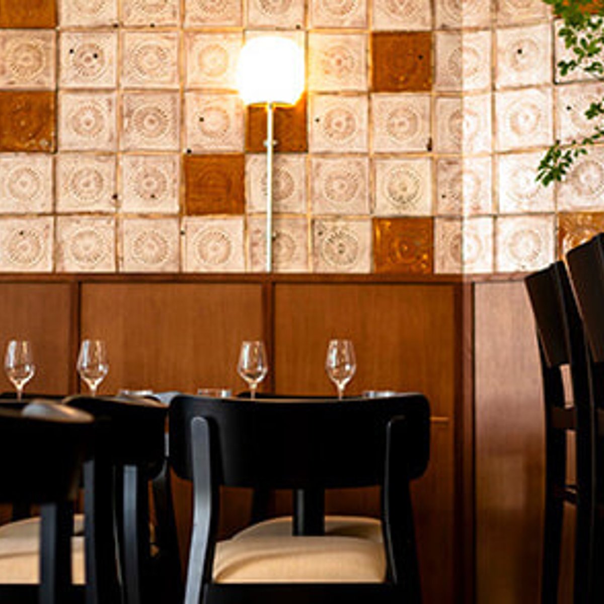 おいしいと話題の韓国料理のネオビストロ、オデオンのセトパ。