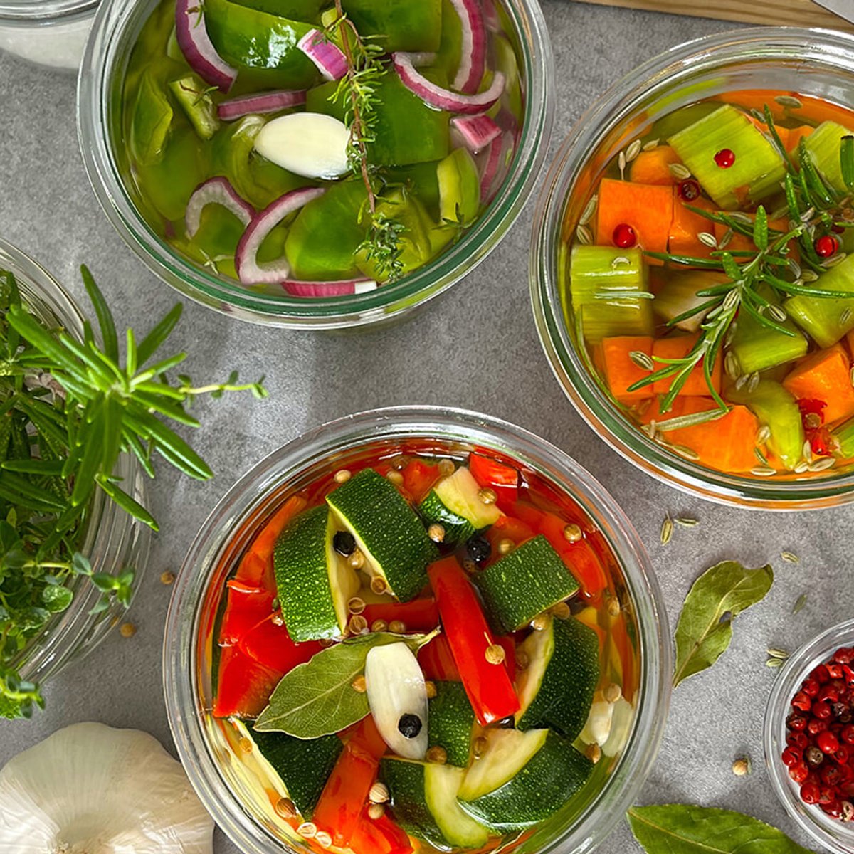 名残の夏野菜で作る彩り鮮やかで、さわやかなピクルス。