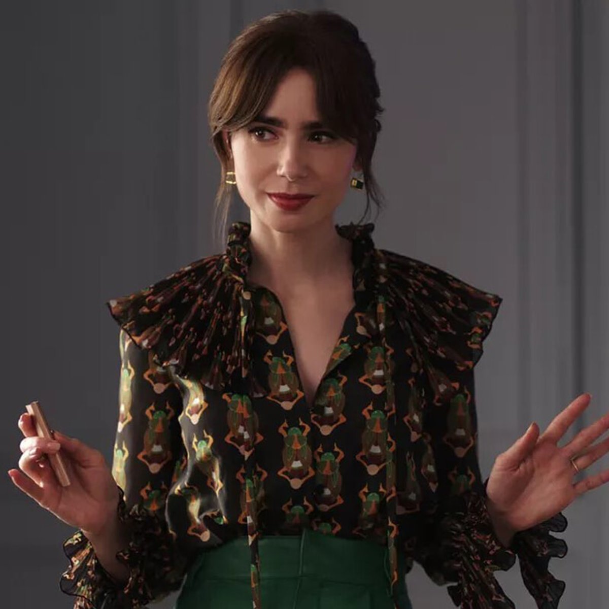 「エミリー、パリへ行く」シーズン4のメイクは、フランスとアメリカのいいとこどり！ メイクの秘訣を徹底解剖。