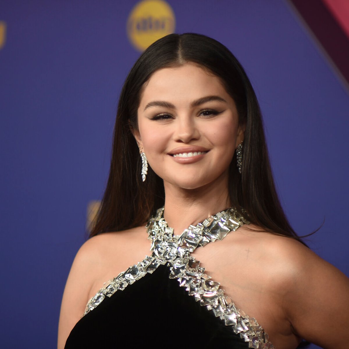 セレーナ・ゴメス、エミー賞の会場で予想外にトランプ陣営を批判。