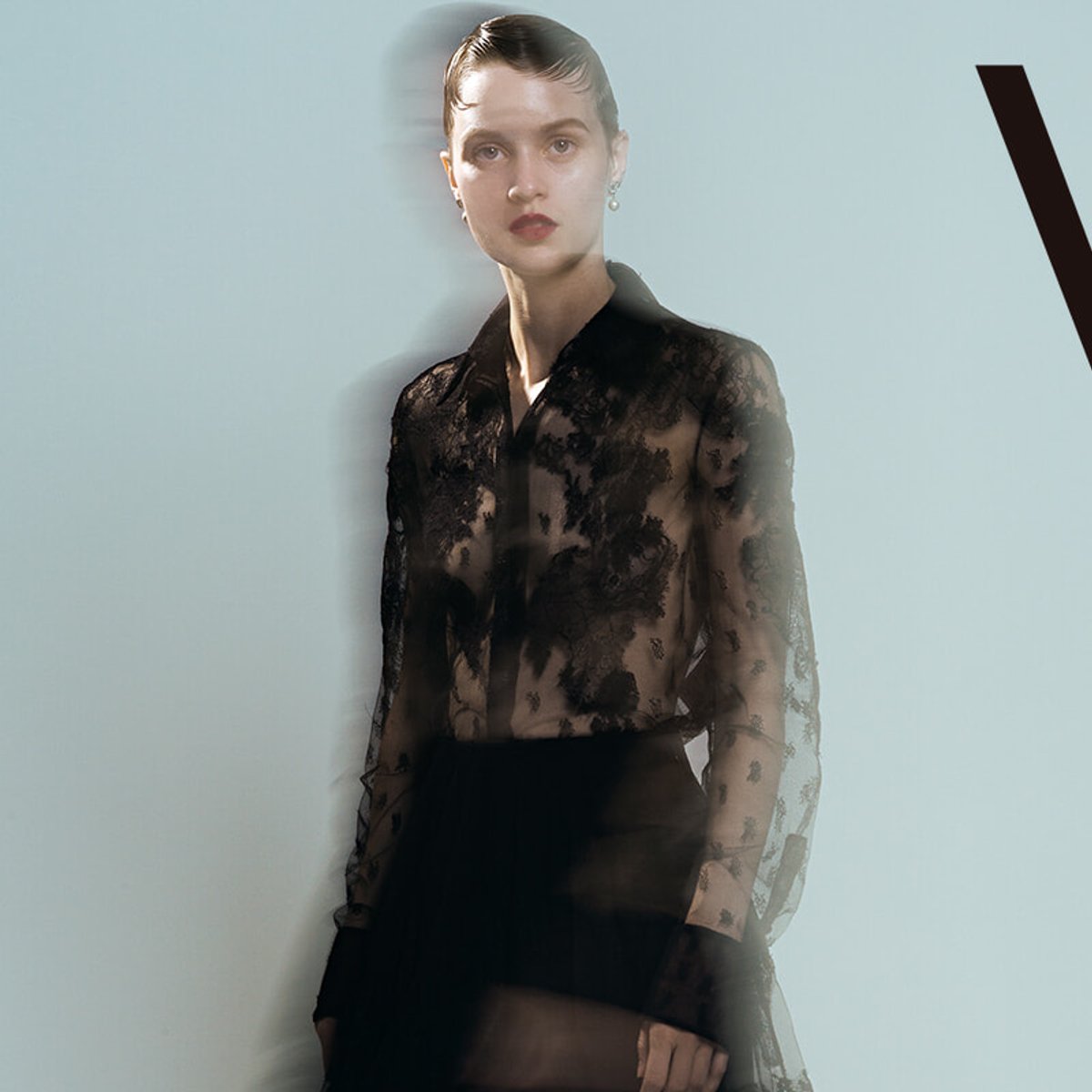 ヴァレンティノが導く、ノワールの世界。【31.Valentino in Black| 大人の新ベーシックAtoZ】