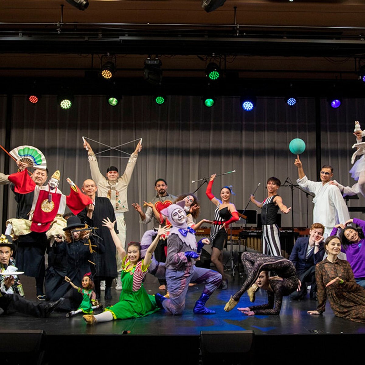 世界のアーティストによるパフォーマンスイベント「Awaji Art Circus」（あわじアートサーカス）が淡路島で開催。