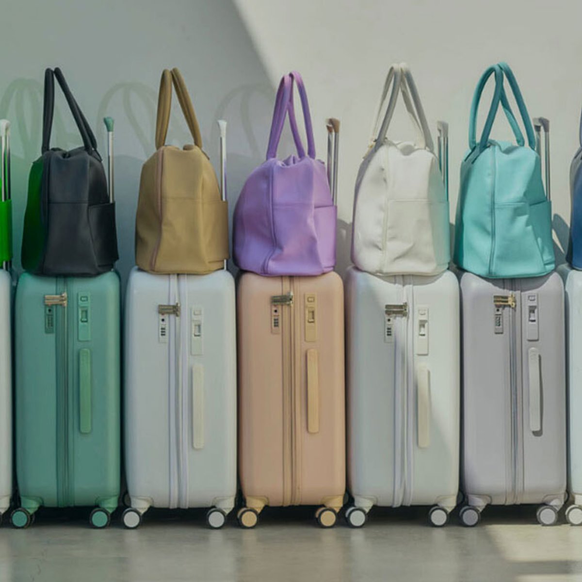 旅行用バッグやポーチを探しに、伊勢丹のポップアップへ。南仏の生地をカスタムした限定品も！