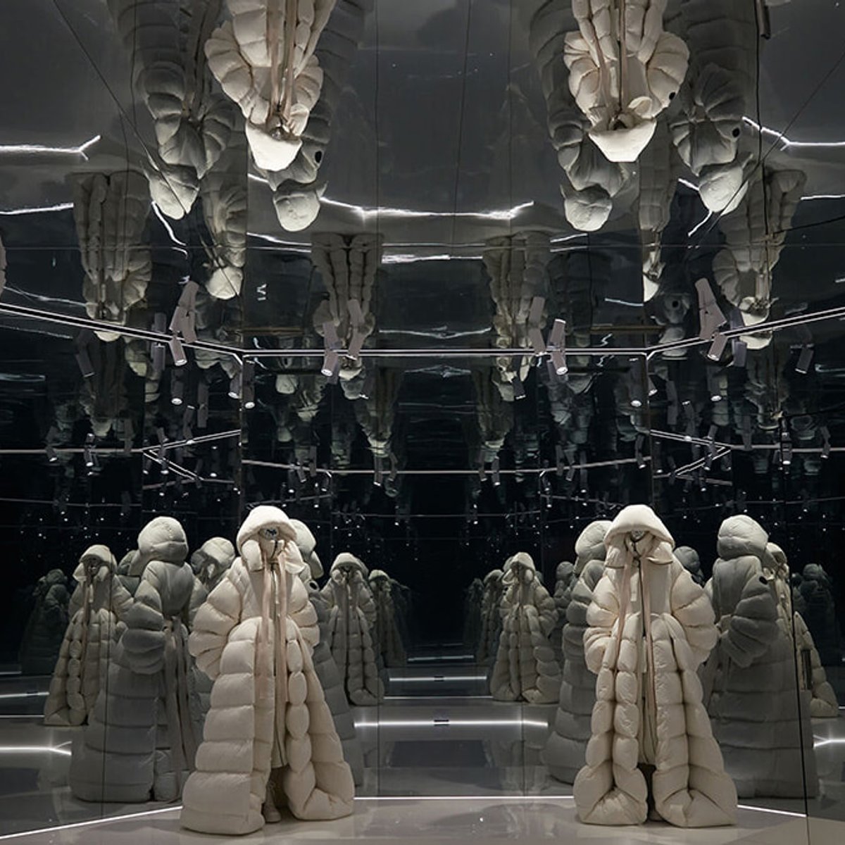 モンクレールが上海にて「シティ・オブ・ジーニアス」を開催。一夜限りの「天才之城」とは？