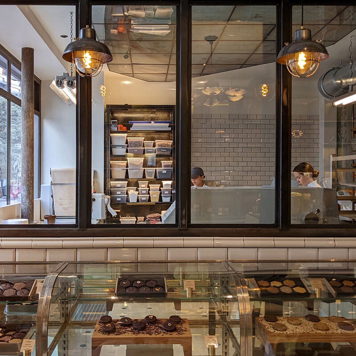 ル・ビスキュイ・アラン・デュカスが日本上陸。おいしさの秘密をパリの工房に探る。