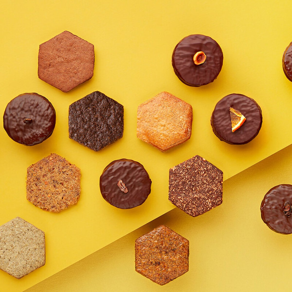 スターシェフのアラン・デュカス、ビスキュイの味の追求を語る。