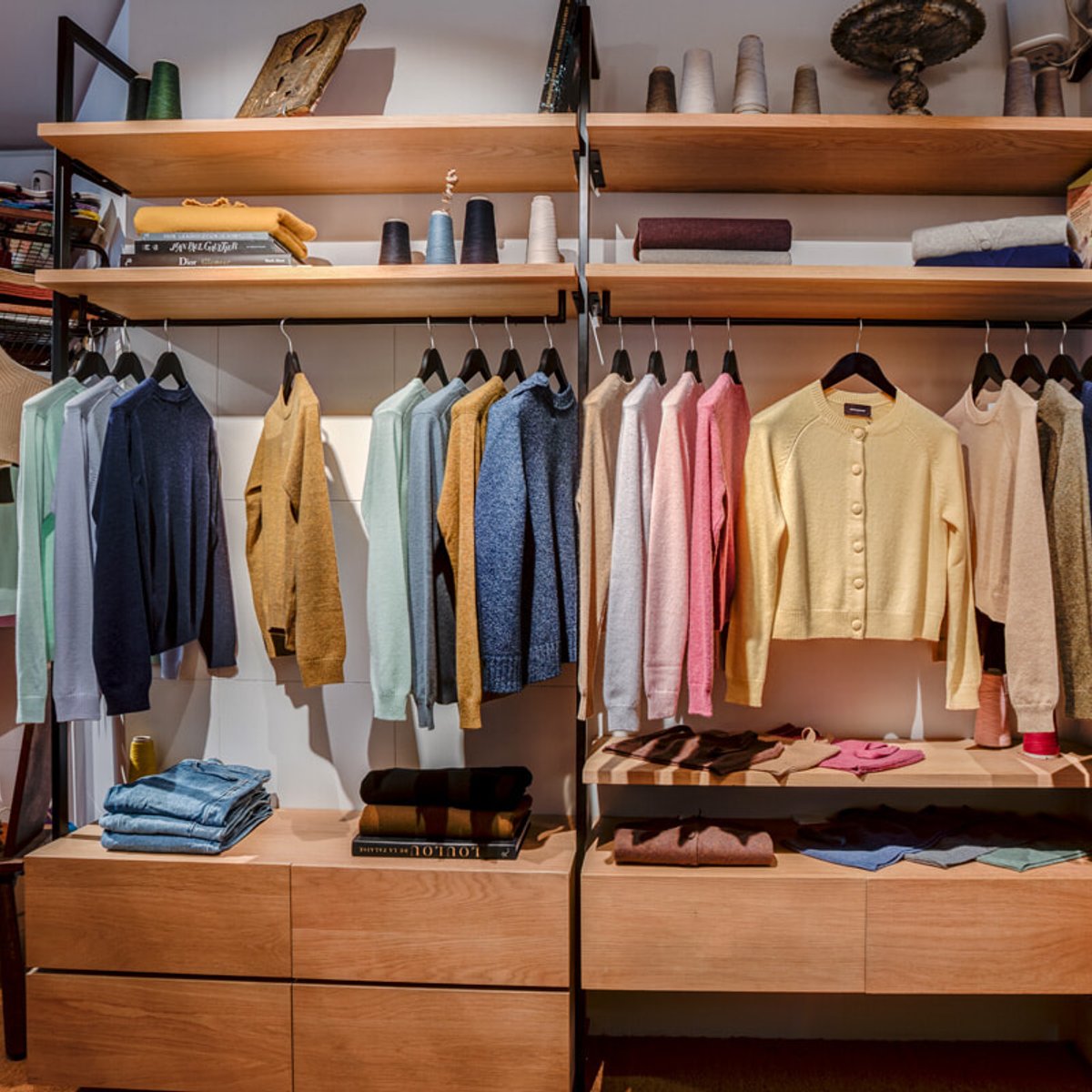 パリジェンヌの御用達カシミアはアレクサンドラ・ゴロヴァノフ。