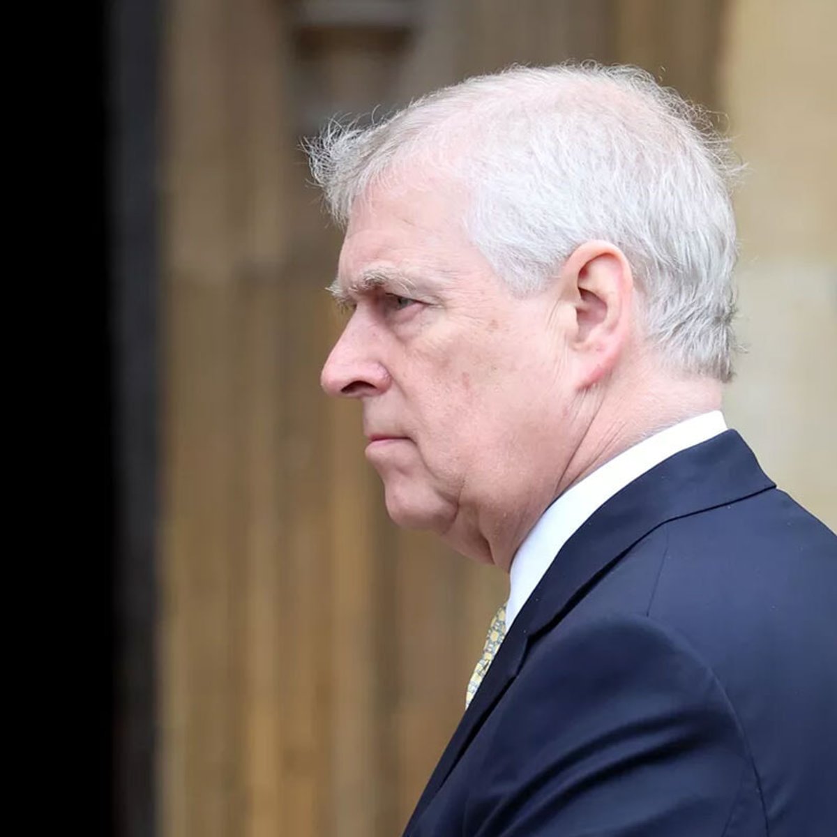 チャールズ3世、弟のアンドルー王子に200万ユーロを要求する理由とは？