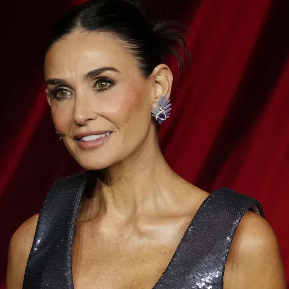 「男女の区別がない時代になってほしい」 デミ・ムーア、大統領選でカマラ・ハリスへの投票を公表。