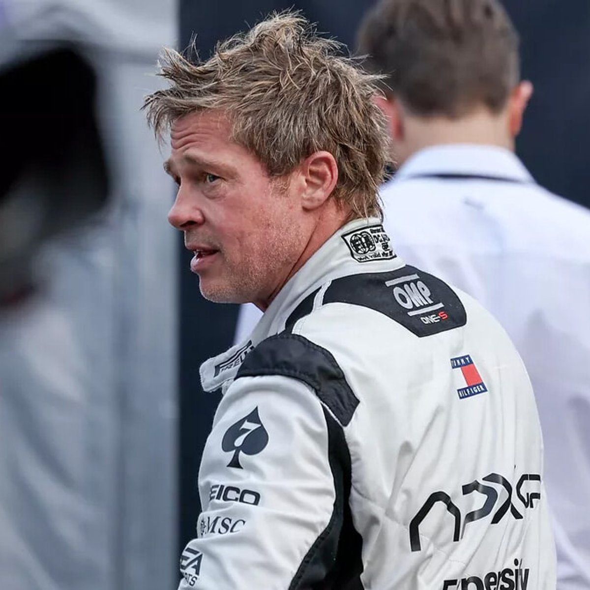 批判が殺到した、ブラッド・ピットに強引にキスしたファンの動画とは？