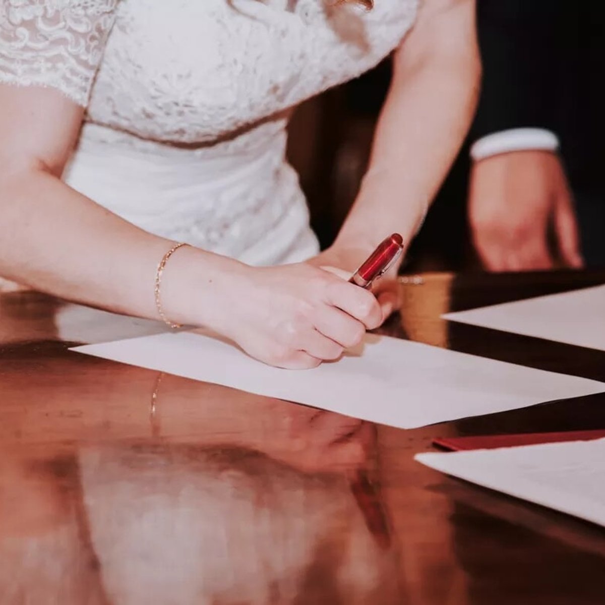 利便性のための結婚「ラベンダー・マリッジ」に復活の兆し？