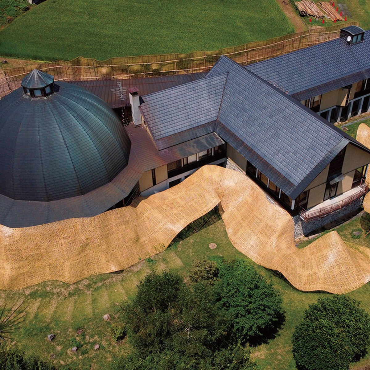 北アルプス、ダイナミックな自然と融合するアートを体感。