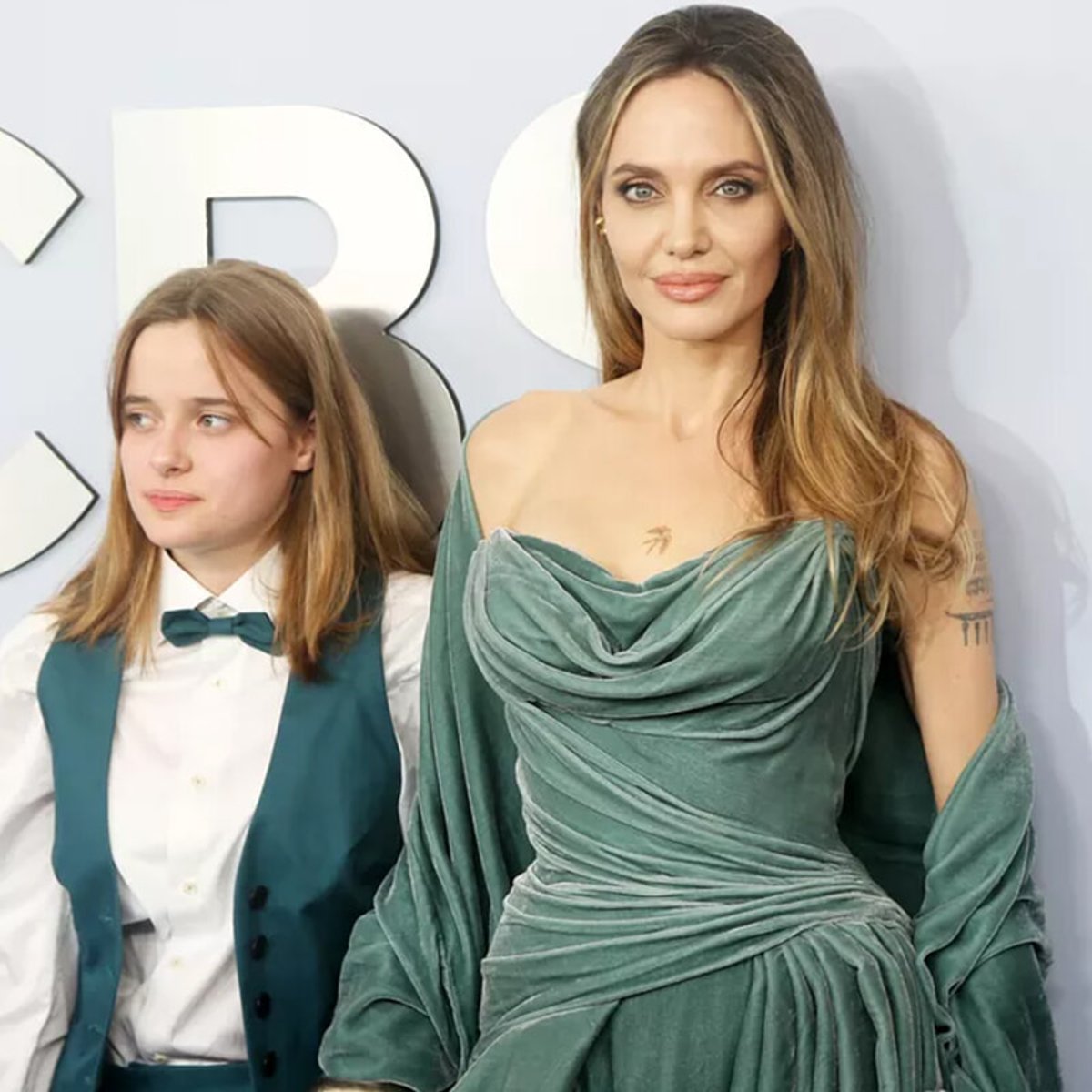 ブラピとアンジーの双子の子ども、両親そっくりと話題に！