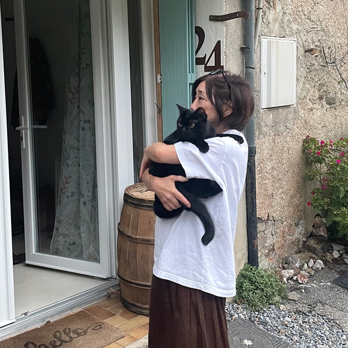平野由希子が愛猫クミンと一緒に、フランス田舎旅。