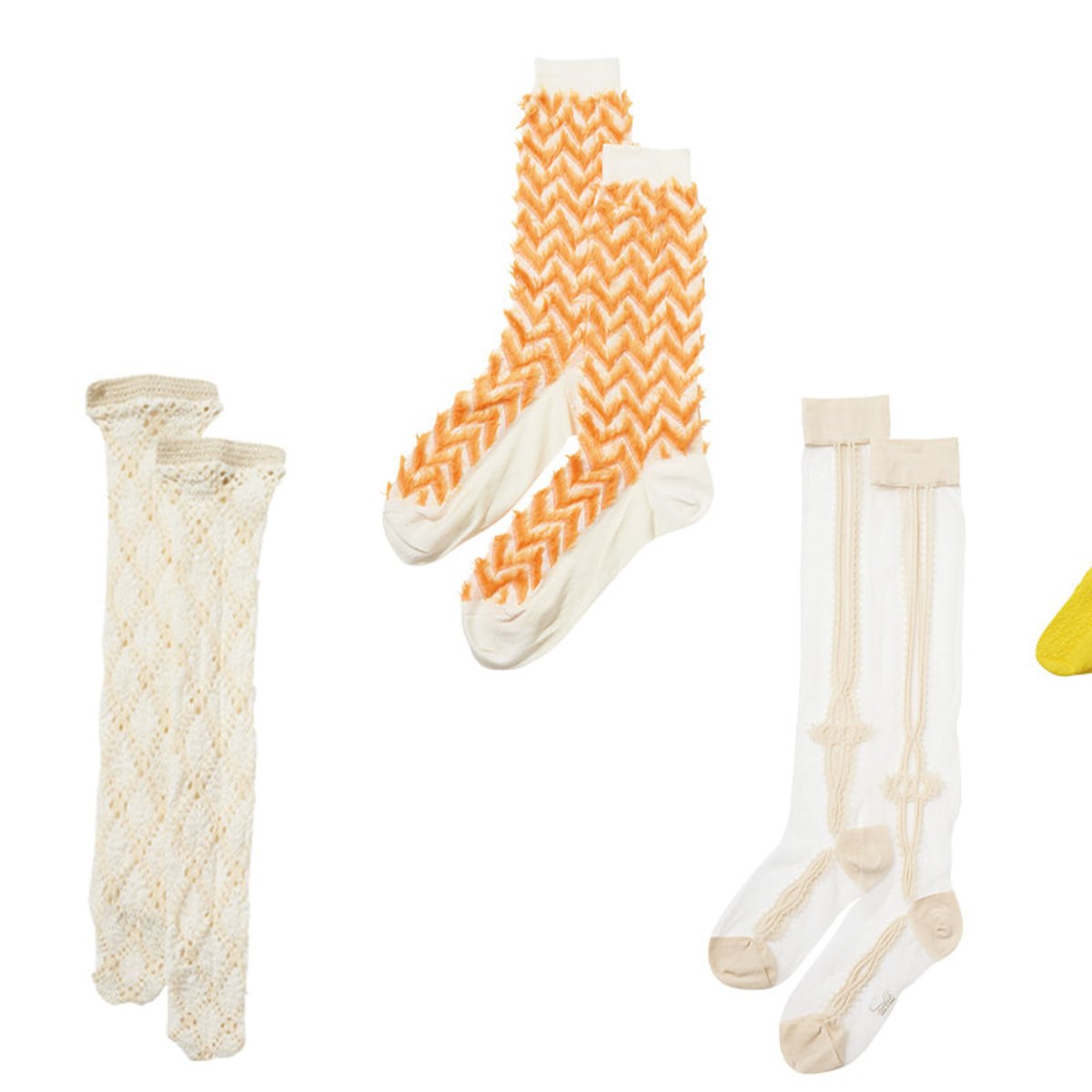 ソックスは、さり気なくロマンティックに。【着こなしをアップデートする10のアイデア、その10】