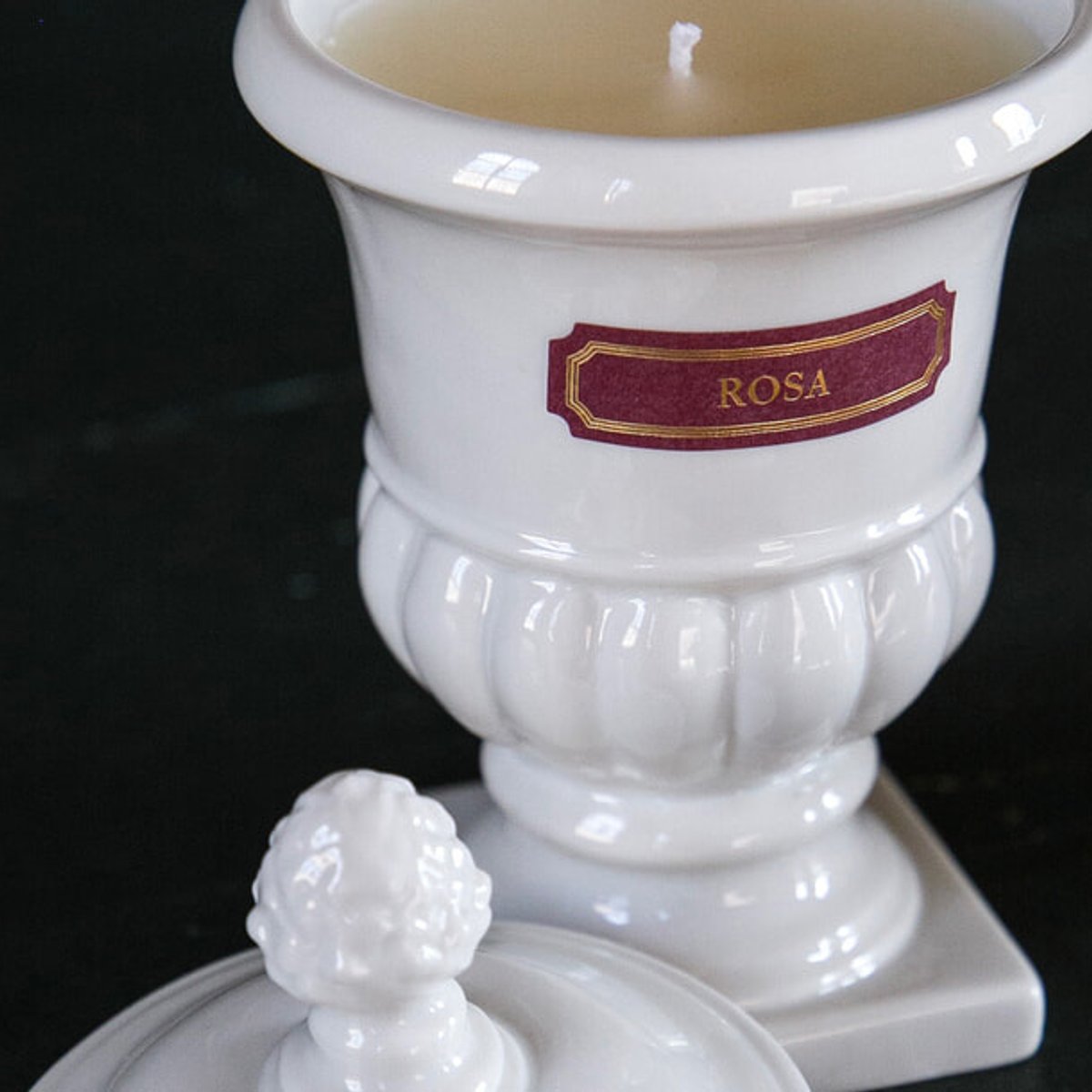 アリックス・D ・レイニス、パフュームキャンドルのうつわの新たな美しさ。