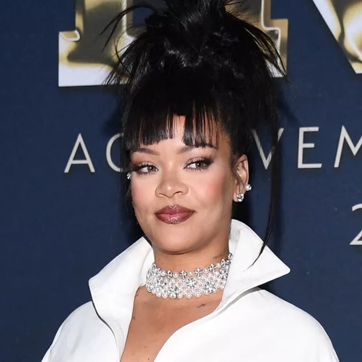 「アシンメトリーな前髪」がセレブたちのトレンドに？