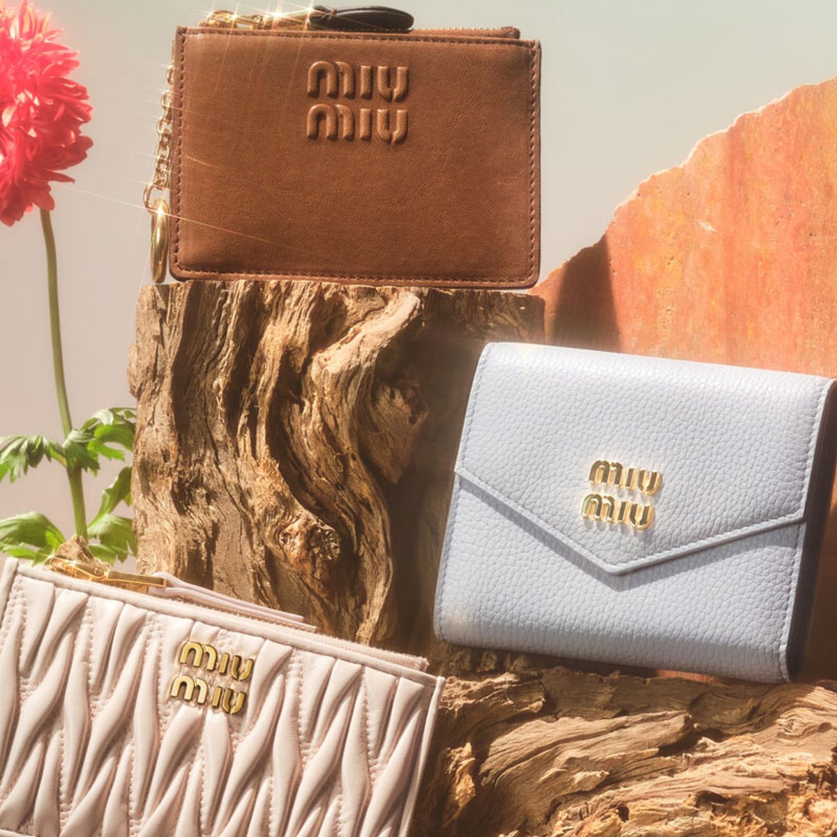 最強開運日に向けて狙いたい！ ハッピーを呼び込むミュウミュウのお財布。