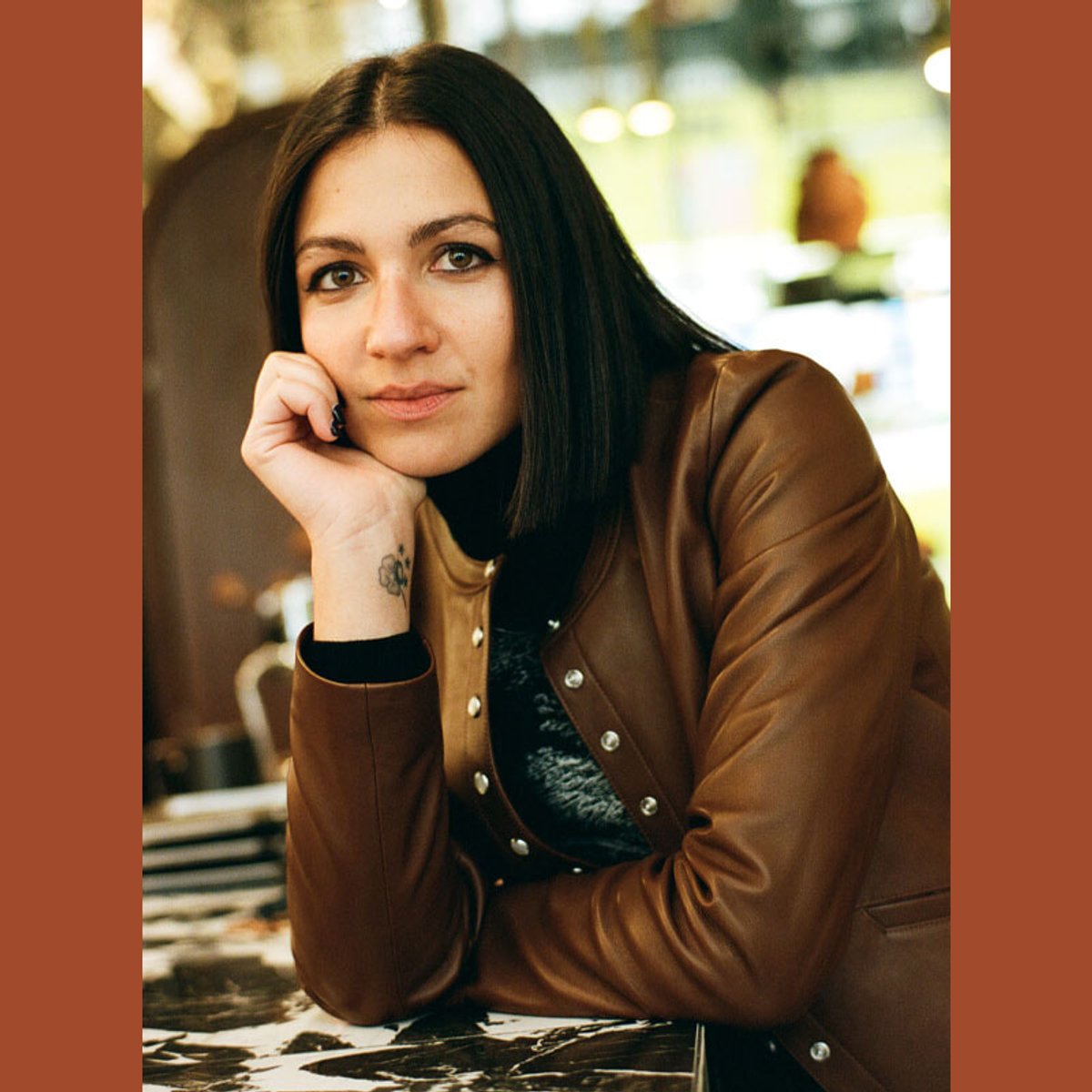 ジャーナリストのサヴェリアが考えるドレスアップ。【アニエスベーと迎える、ホリデーの時間。Vol.5】