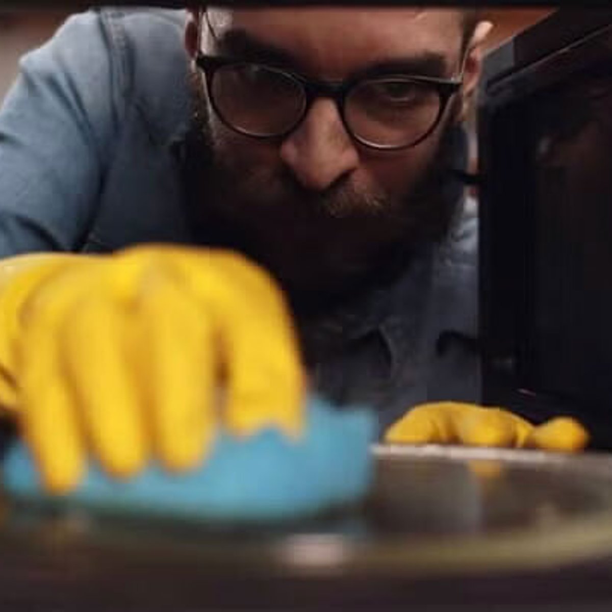 週1の掃除必須！700種以上の細菌が潜む、キッチンの意外な場所とは？