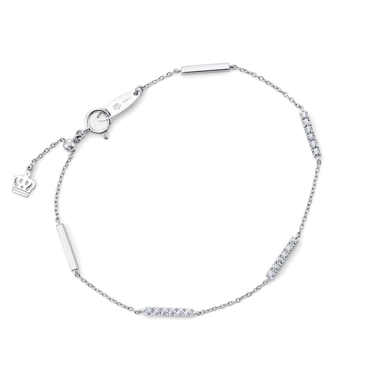 ロイヤル・アッシャーで発見、等身大のブレスレット。