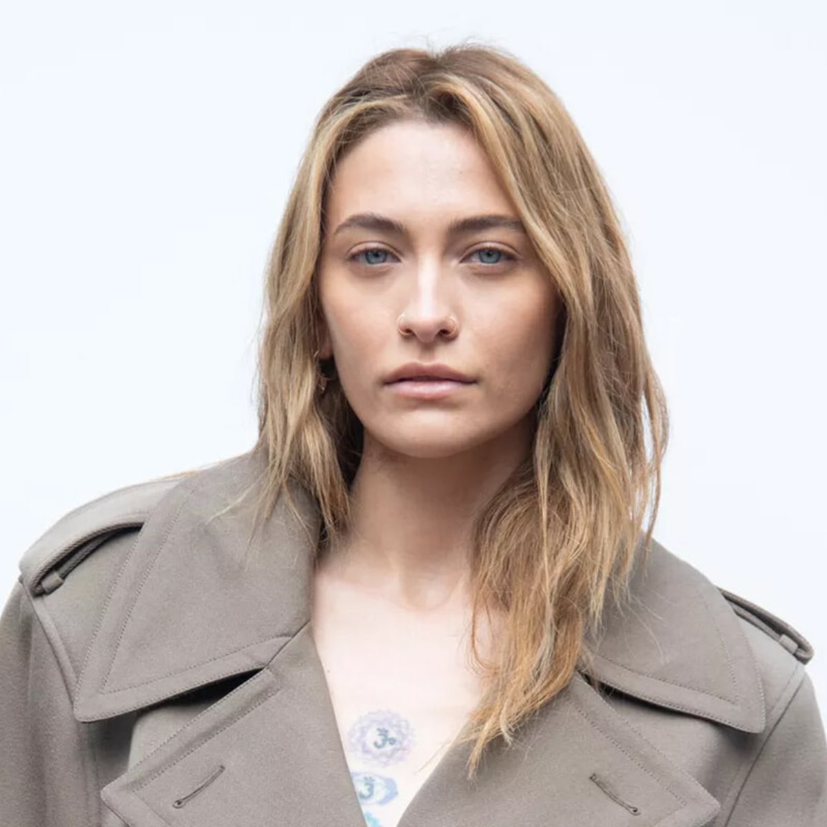 パリス・ジャクソン、5年間の禁酒とヘロイン依存の治療を報告。