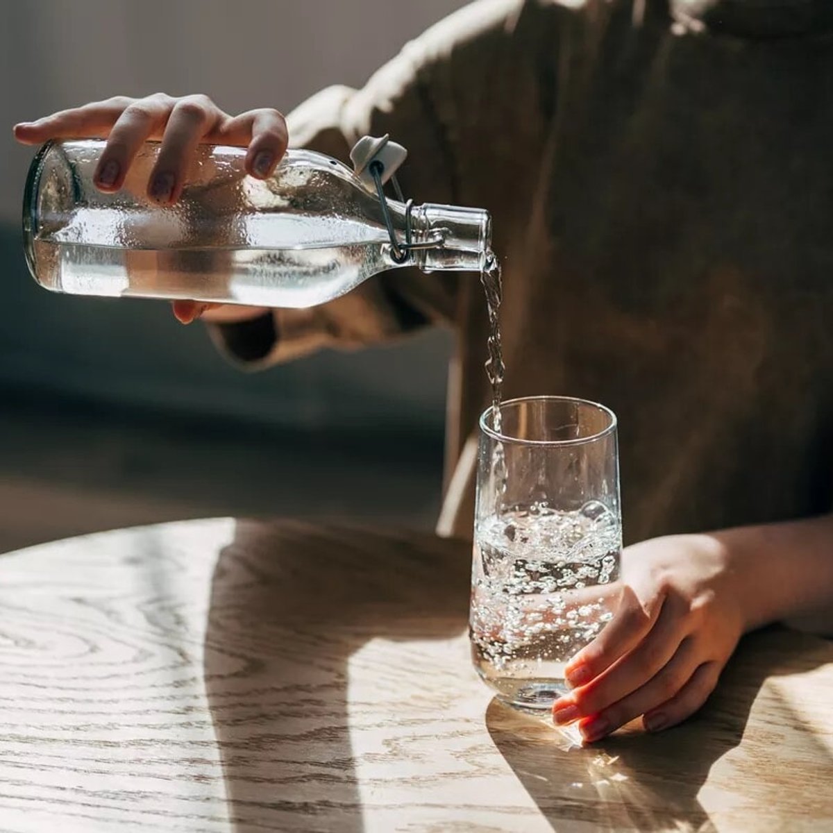 「なかなか水が飲めない...」 水分補給を習慣にするための医師からのアドバイス。