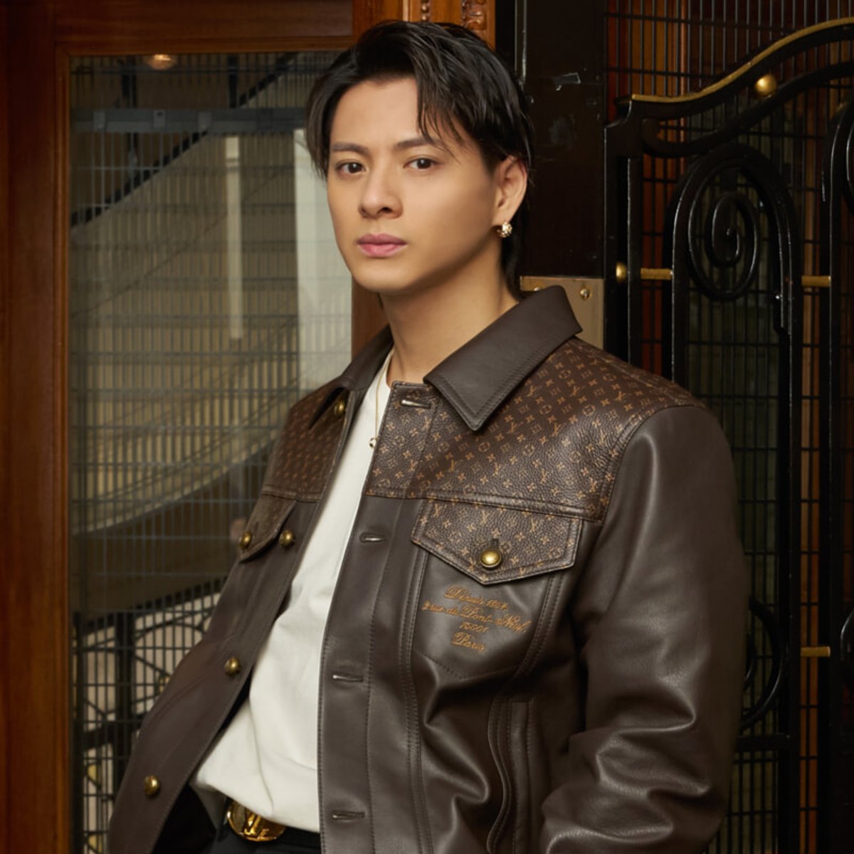 平野紫耀のパリコレスタイルをチェック。ルイ・ヴィトン、2025秋冬メンズコレクションを発表。