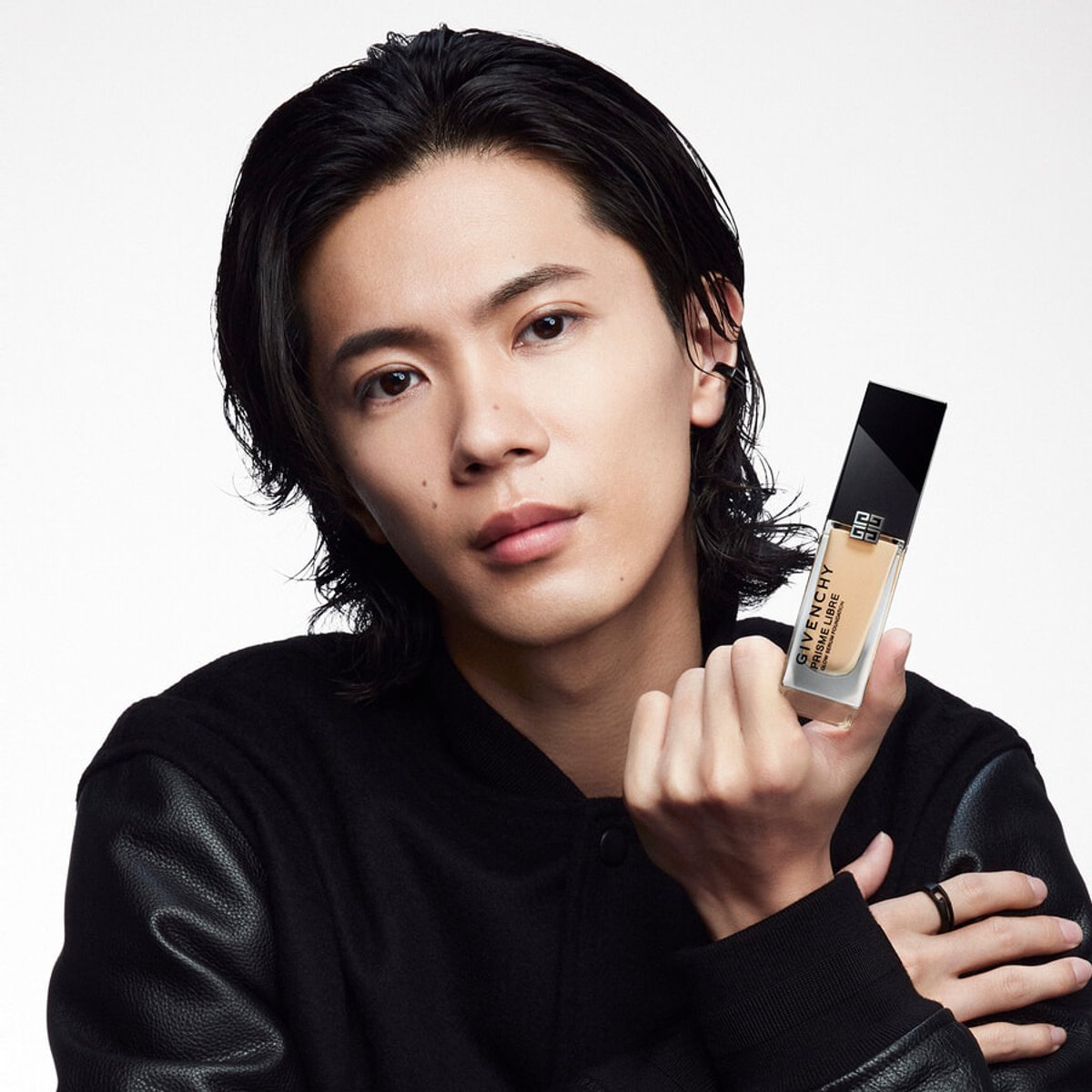 アンバサダーに就任！ ジバンシイ ビューティーと神宮寺勇太の美しき旅の始まり。