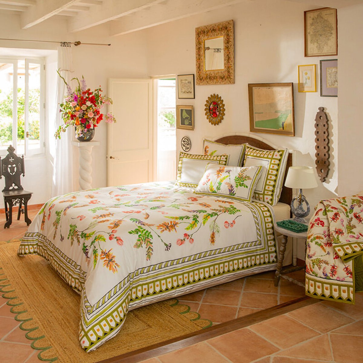 ハウスリネンのランヴォージュが、花のドゥボーリュウと可愛いコラボレーション。