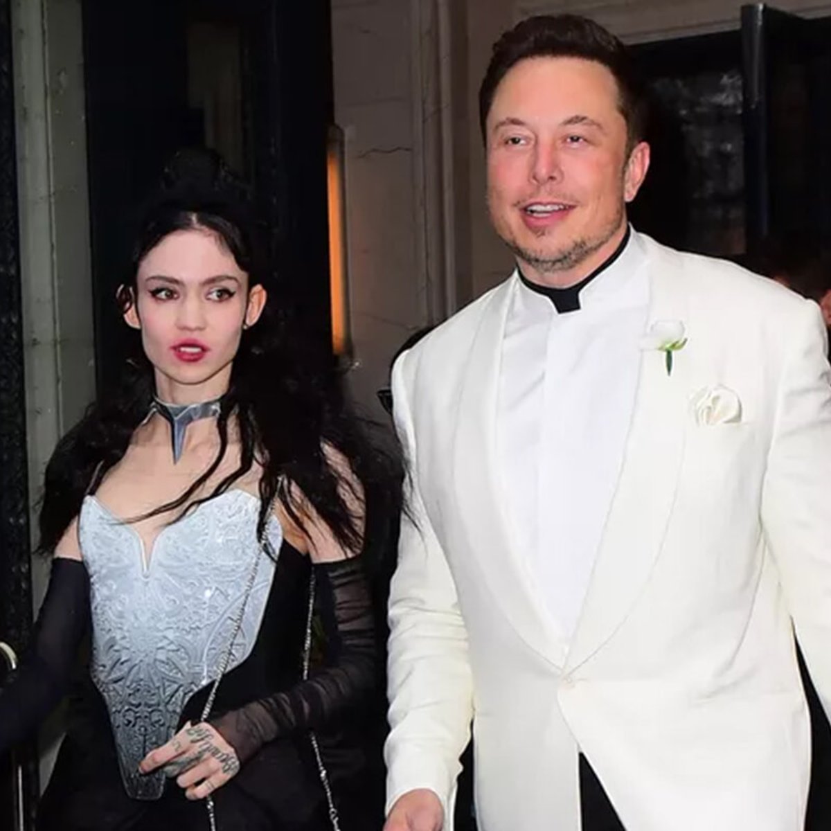 「彼はあんなふうに公の場に出る必要はない」グライムス、息子Xがイーロン・マスクとともにホワイトハウスに現れたことを激しく非難。