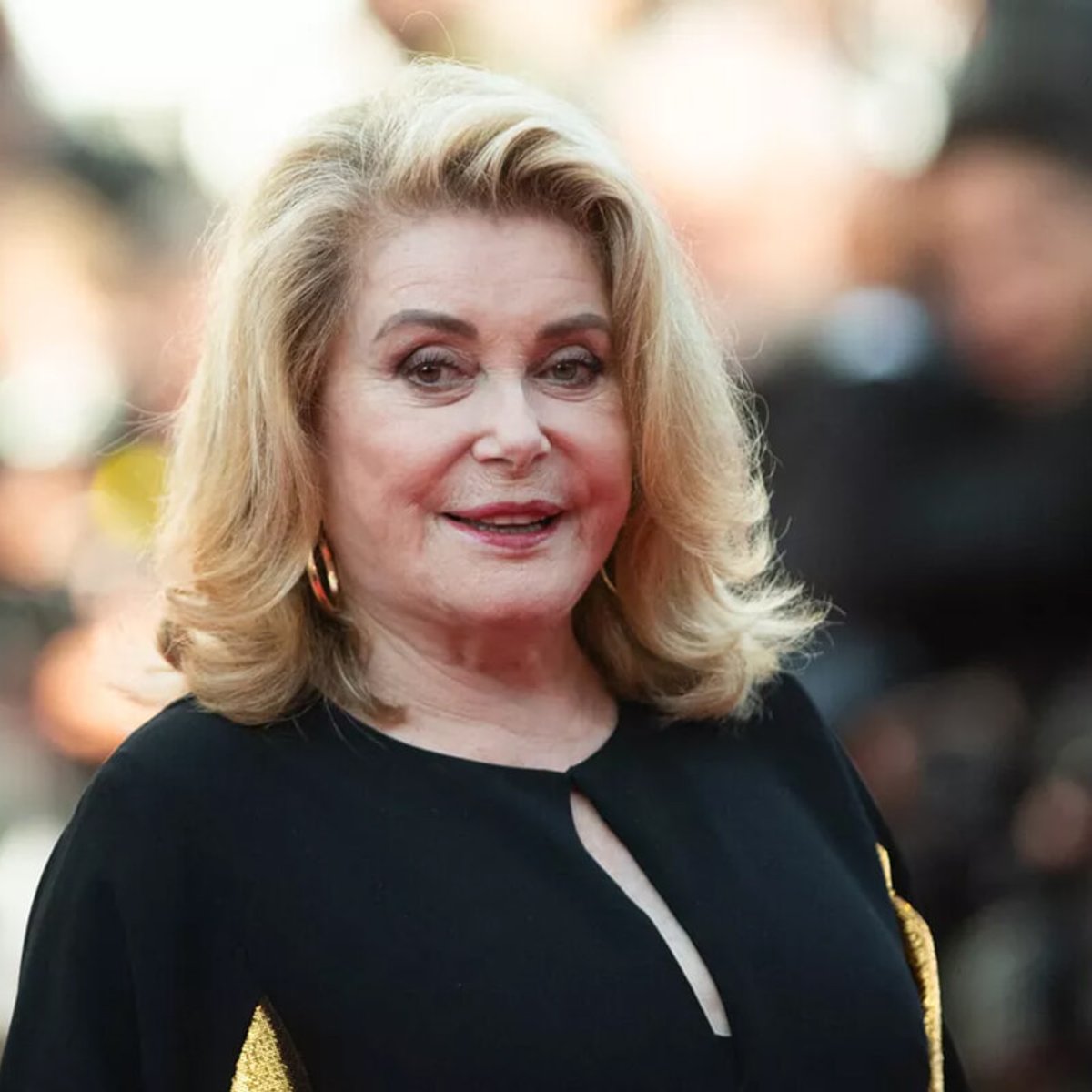 「飛び上がって喜んだわけではない」第50回セザール賞授賞式の司会者に選ばれたカトリーヌ・ドヌーヴの反応とは？